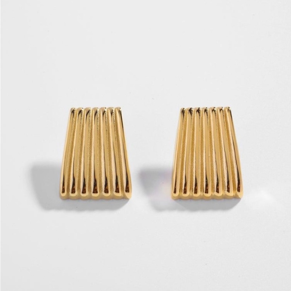Elegant Gold Earrings